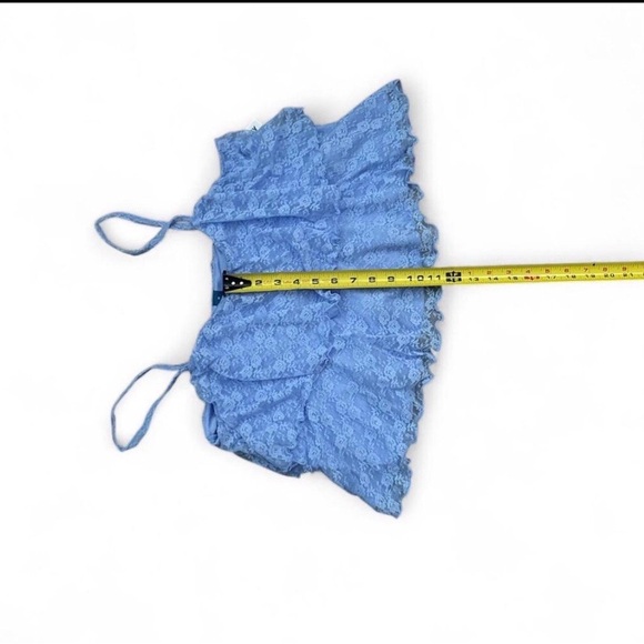 Old Navy Women's Light Blue Lace Tank Top - Picture 4 of 7